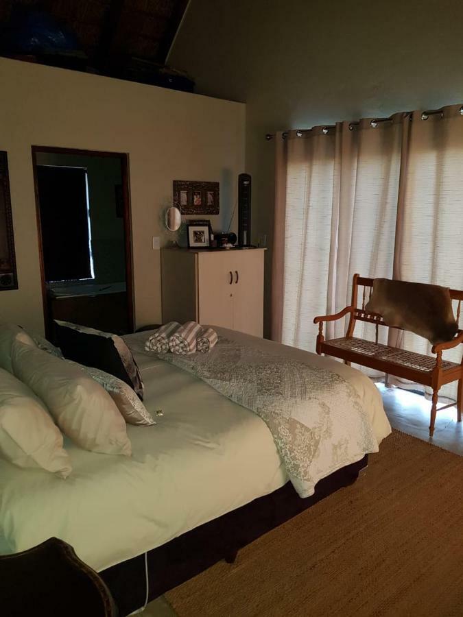 Lodge Twentyfour Mabalingwe Nature Reserve Bela-Bela Extérieur photo